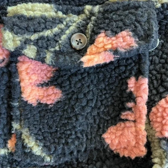 Volcom Womens Fleece Button Up Shirt Sherpa Jacket Black Floral Print Size S - Picture 6 of 11